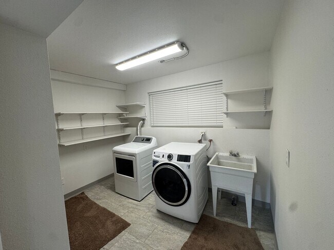 Building Photo - WA3309