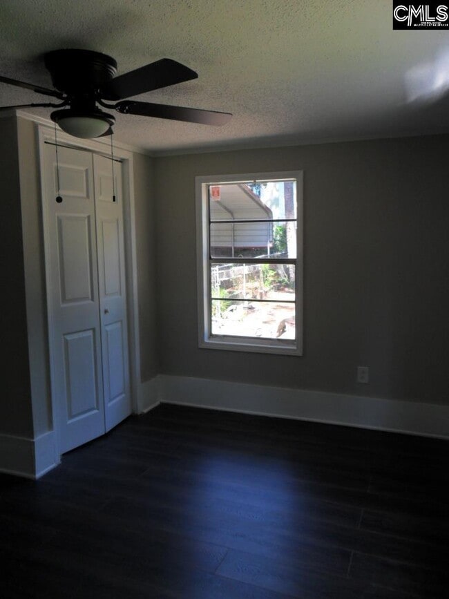 Building Photo - 1241b Johnson Ave