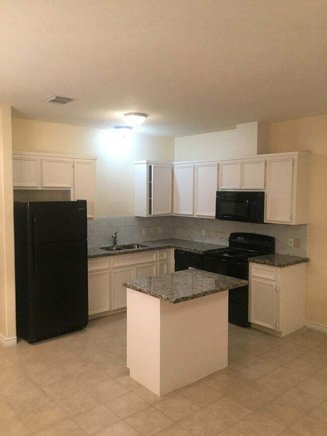 Primary Photo - 10642 Logger Pines Trail