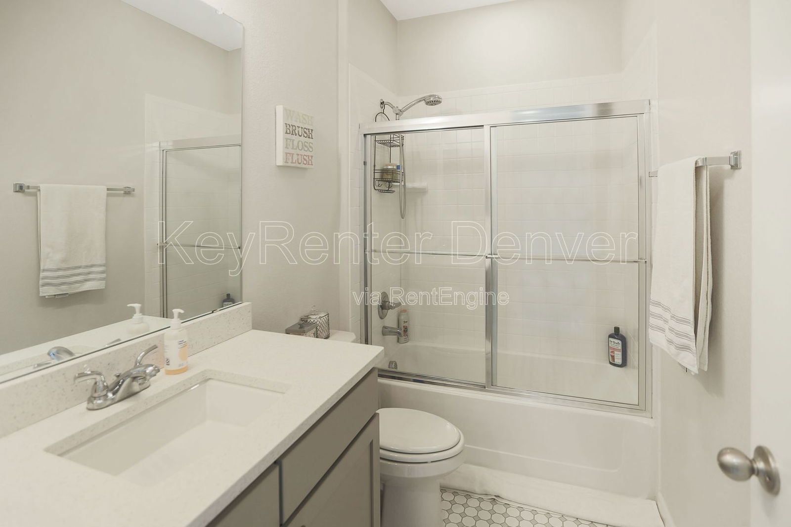 Building Photo - 270 S Langdale Ct