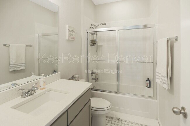 Building Photo - 270 S Langdale Ct