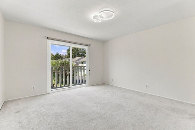 Building Photo - 10893 Northfield Square