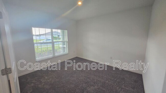 Building Photo - 233 Aquamarine Ln