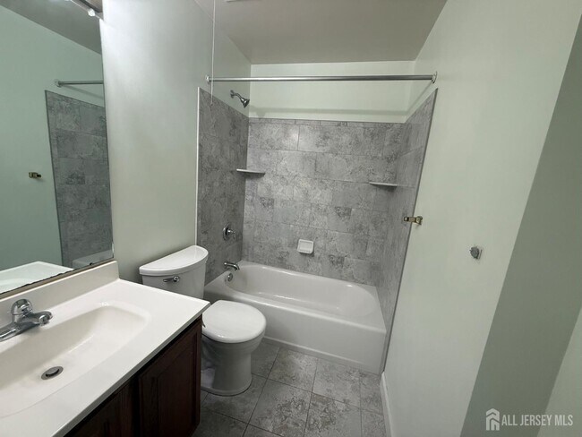 Building Photo - 1908 Ravens Crest Dr