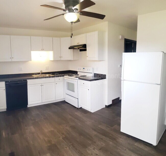 Building Photo - 2915 Grinnell Ct