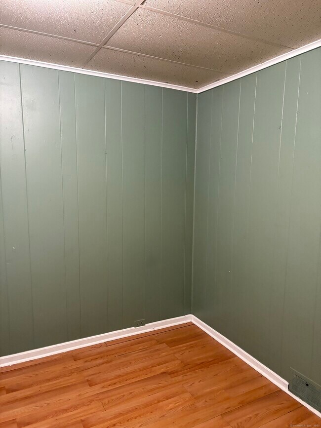 Building Photo - 957 Hancock Ave