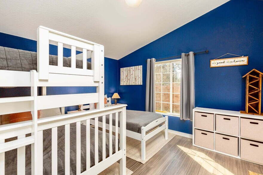 Building Photo - 60289 Cinder Butte Rd