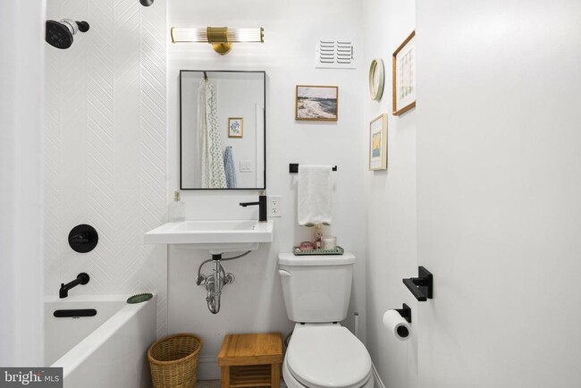 Building Photo - 1704 Naudain St