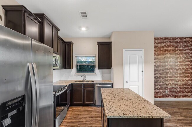 Building Photo - Single family Home in Princeton