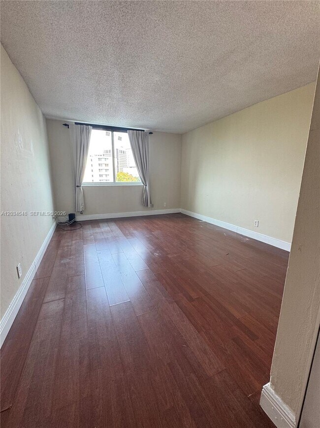 Building Photo - 9125 SW 77th Ave