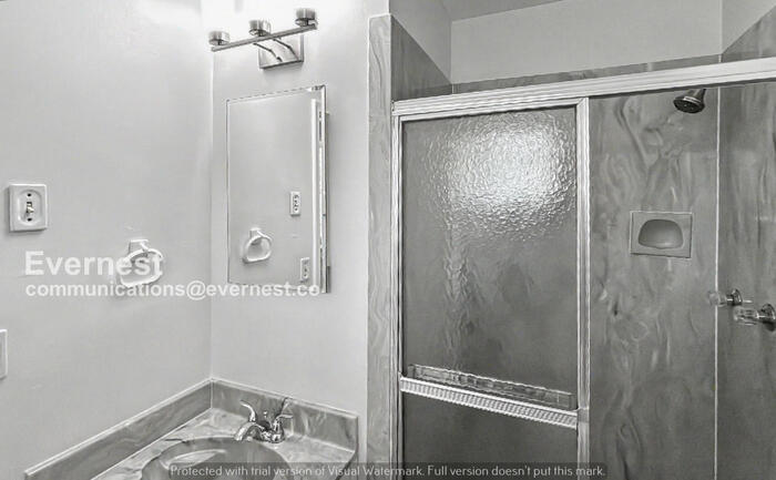 Building Photo - 331 Serena Dr