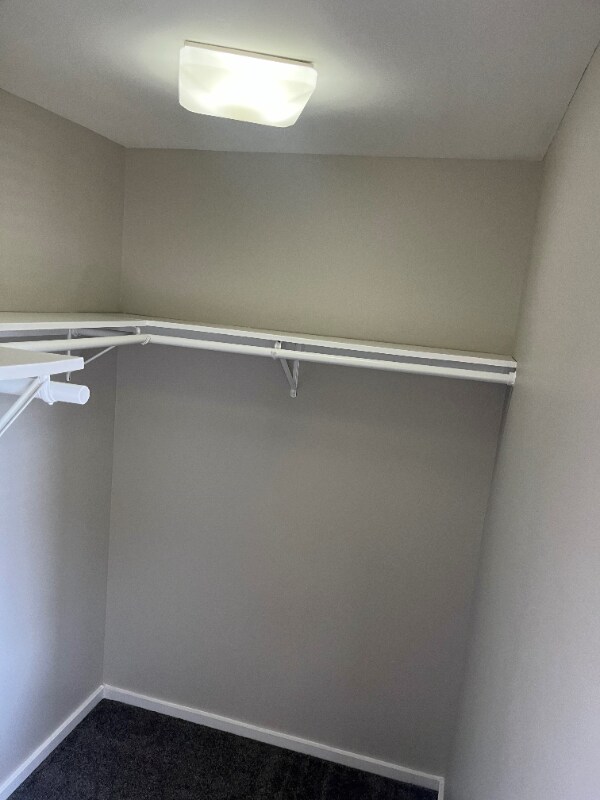 Building Photo - 940 Gale Ln