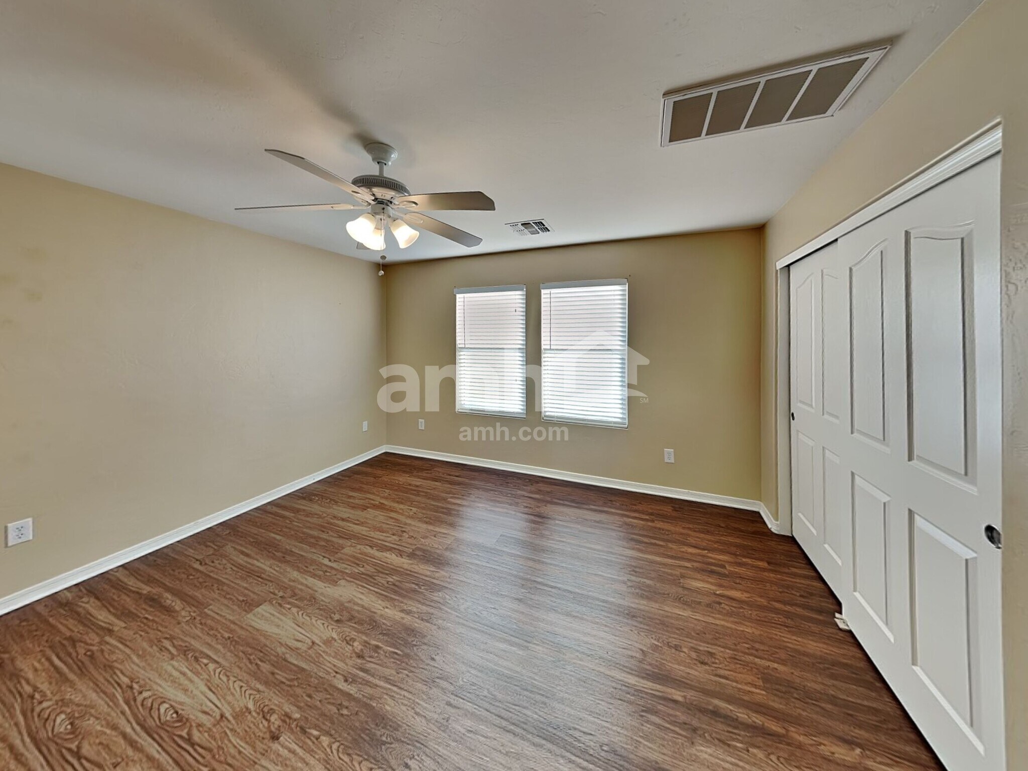 Building Photo - 245 W Paseo Celestial