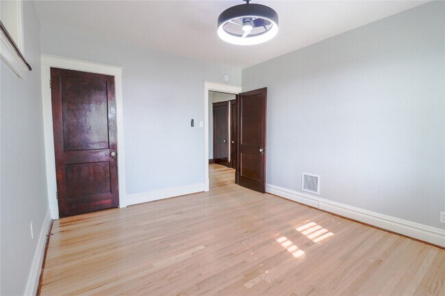 Building Photo - 4932 Loughborough Ave