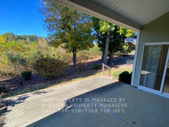 Building Photo - 4891 Breden St