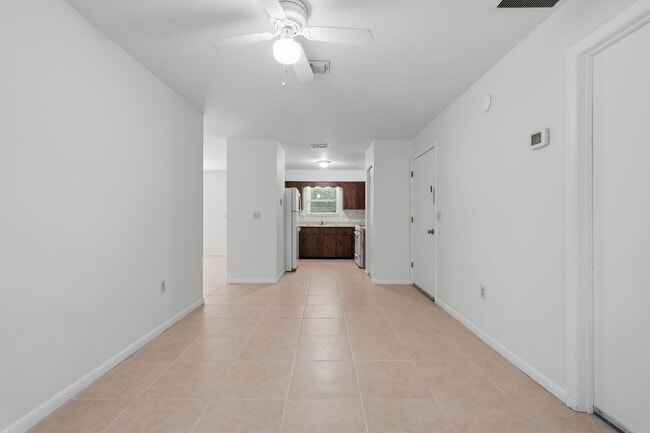 Building Photo - 2 Bedroom, 2 Bath House in Palmetto Woods!