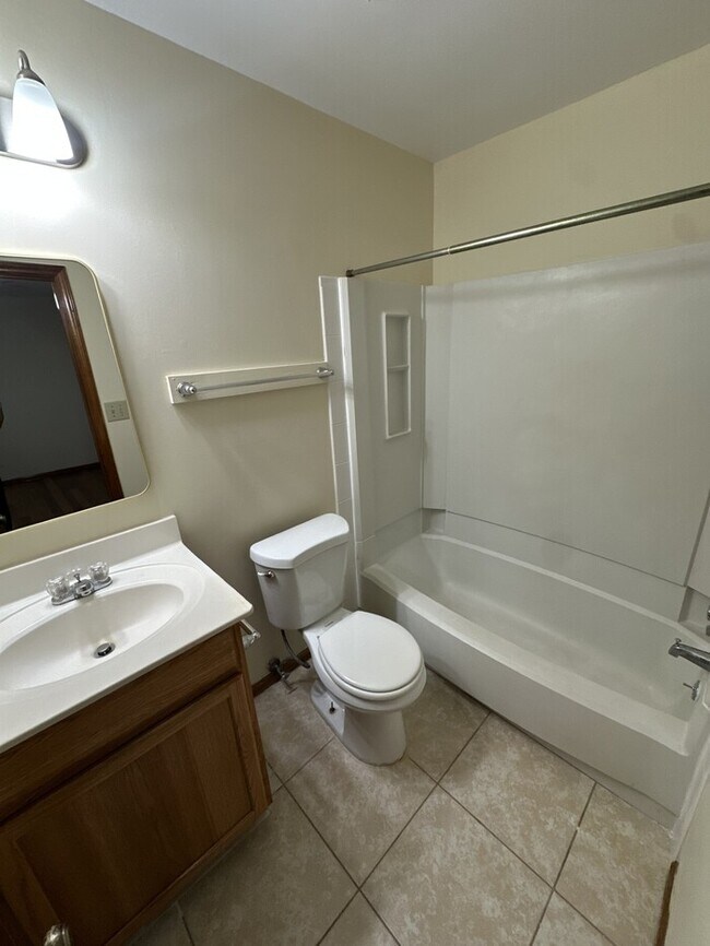 Building Photo - 4908 N New Hope Rd