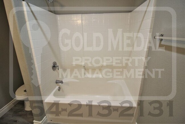 Building Photo - 2513 Jake Dr