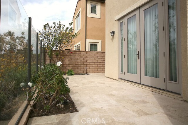 Building Photo - 120 Long Fence