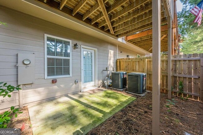 Building Photo - 6079 Joybrook Rd