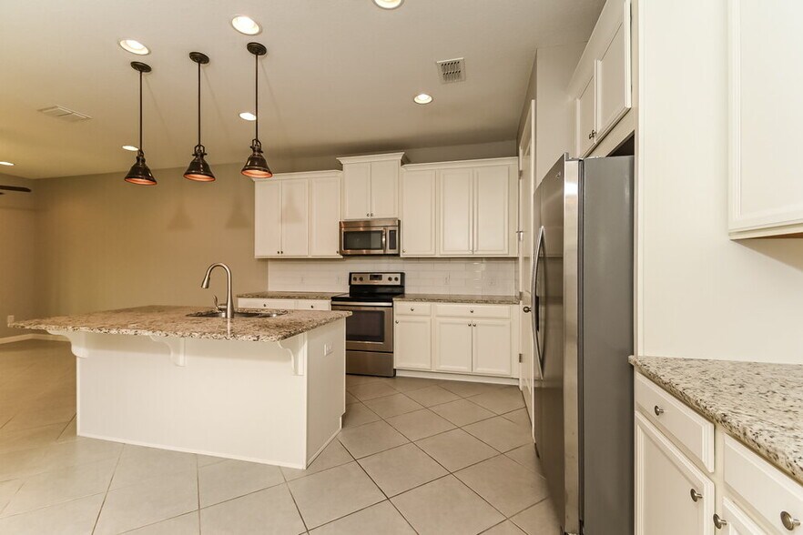 Building Photo - 11832 Meadowgate Pl
