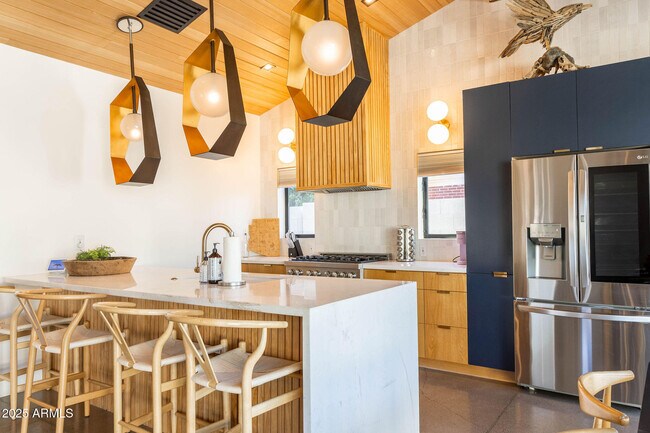 Building Photo - 68 W Lewis Ave