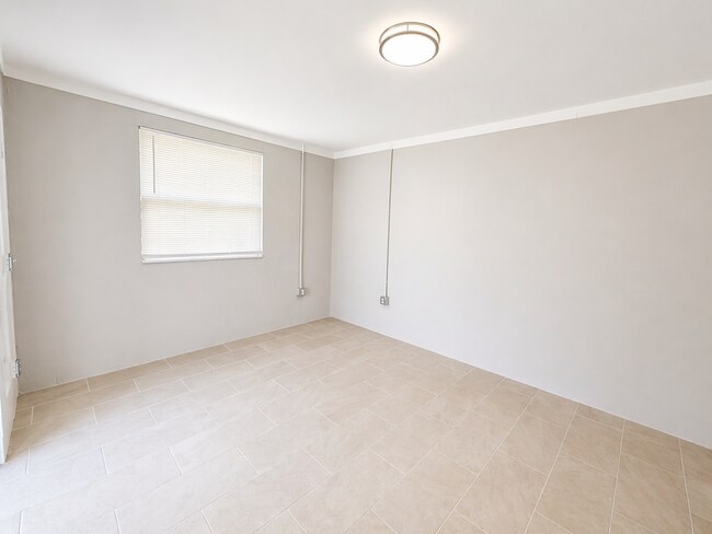 Building Photo - Modern Duplex Living Minutes from Downtown