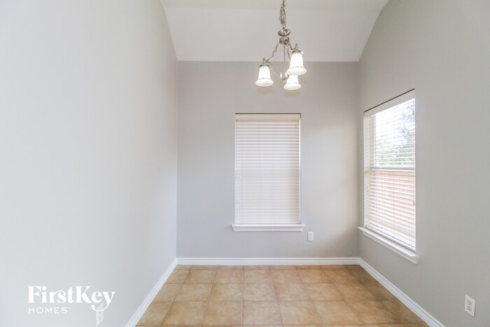 Building Photo - 226 Bob White Dr