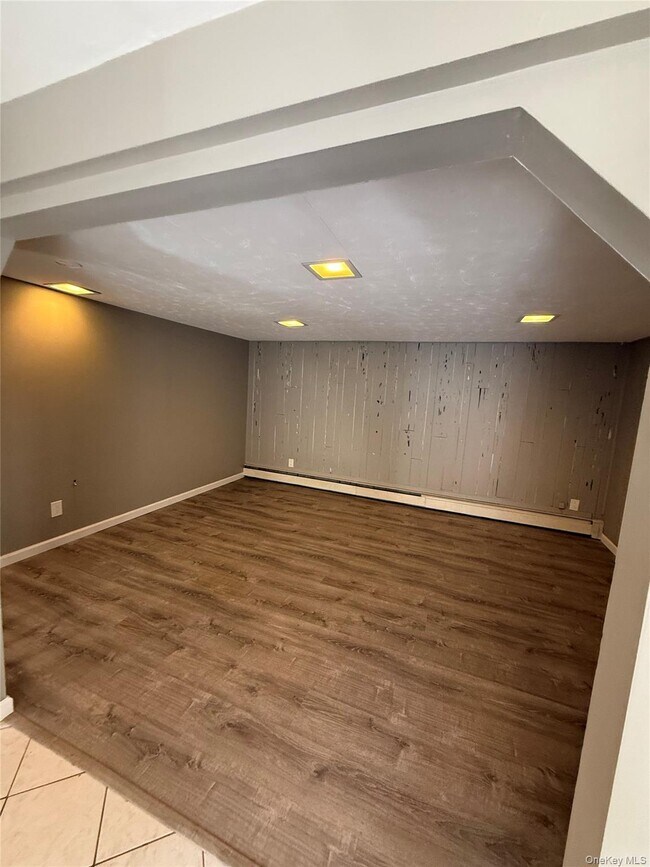 Building Photo - 60 Wheatfield Ln