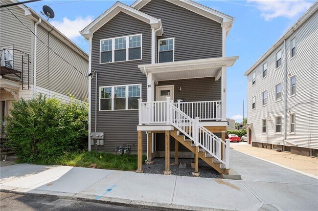Primary Photo - 28 Grosvenor Ave