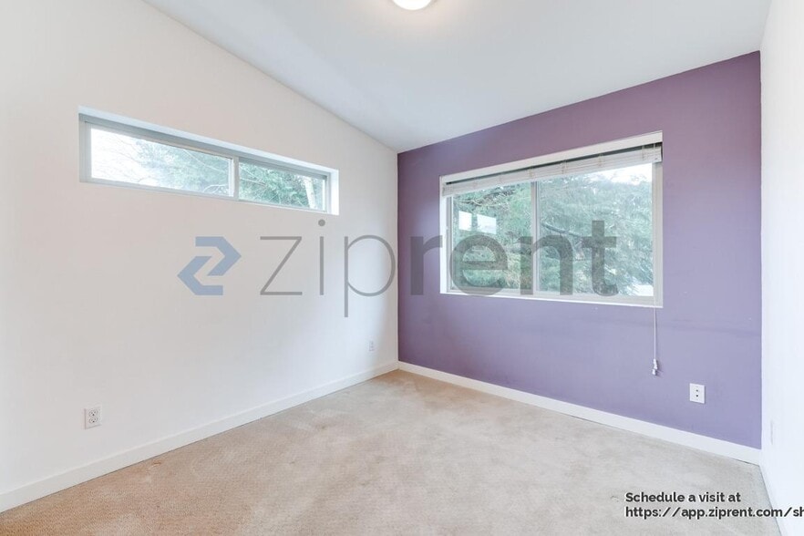 Building Photo - 321 21st Ave