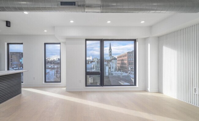 Primary Photo - 1139 N 3rd St