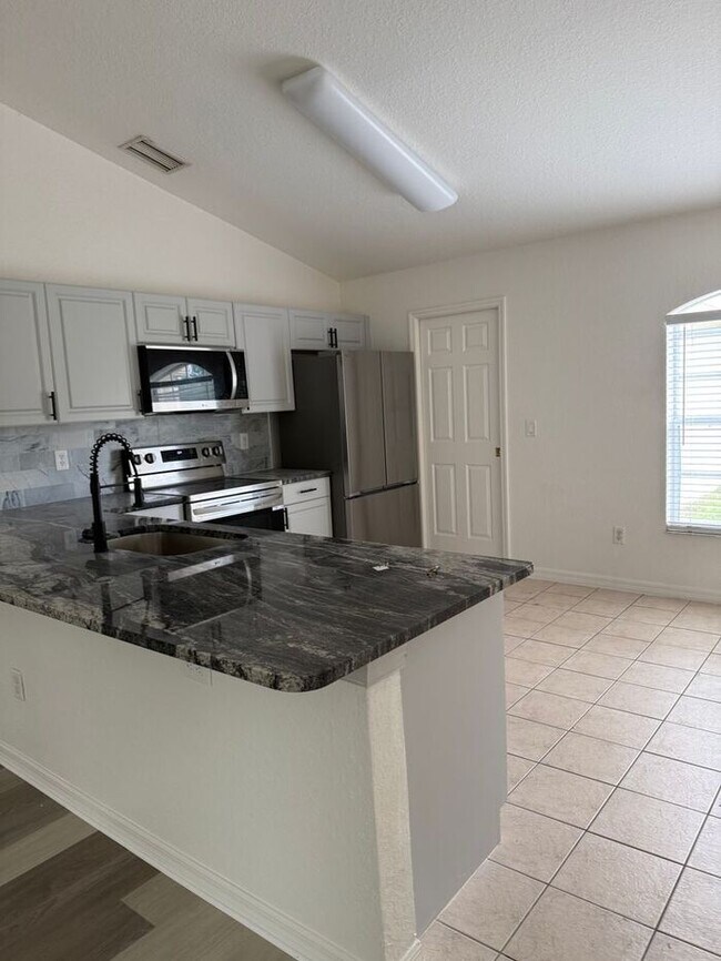 Building Photo - 8161 SW 128th Lp