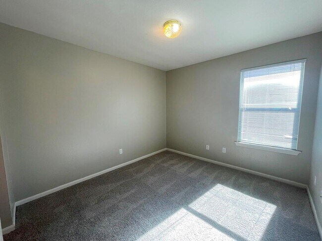 Building Photo - 2305 Bakers Way