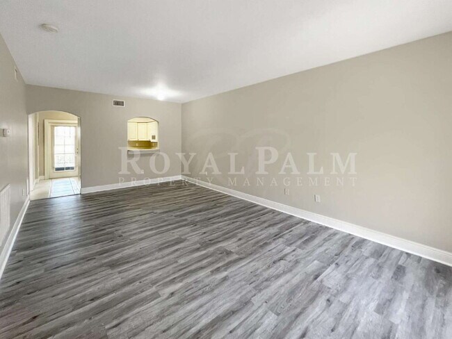 Building Photo - Your grocery bags will never complain about the commute — 2/2 on the first floor at Castilla Circ...