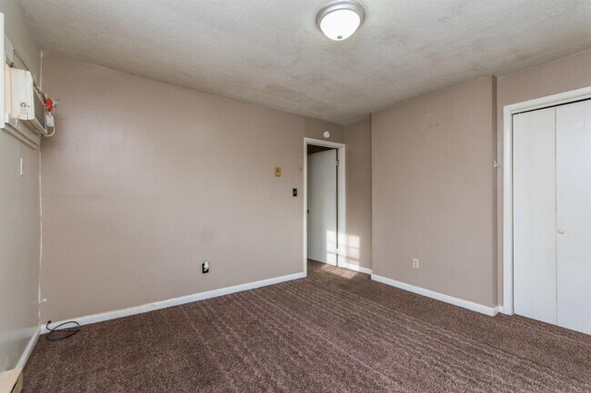 Building Photo - 313 Clay St