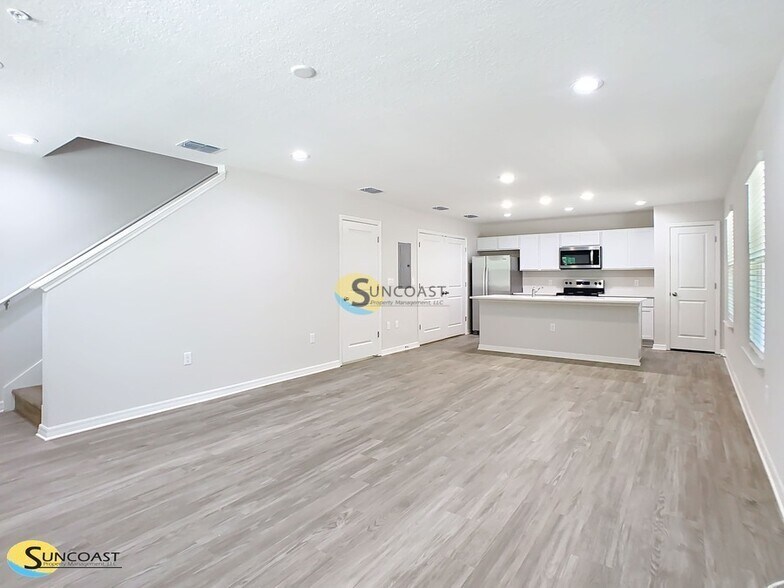 Building Photo - 3821 SW 43rd Ct