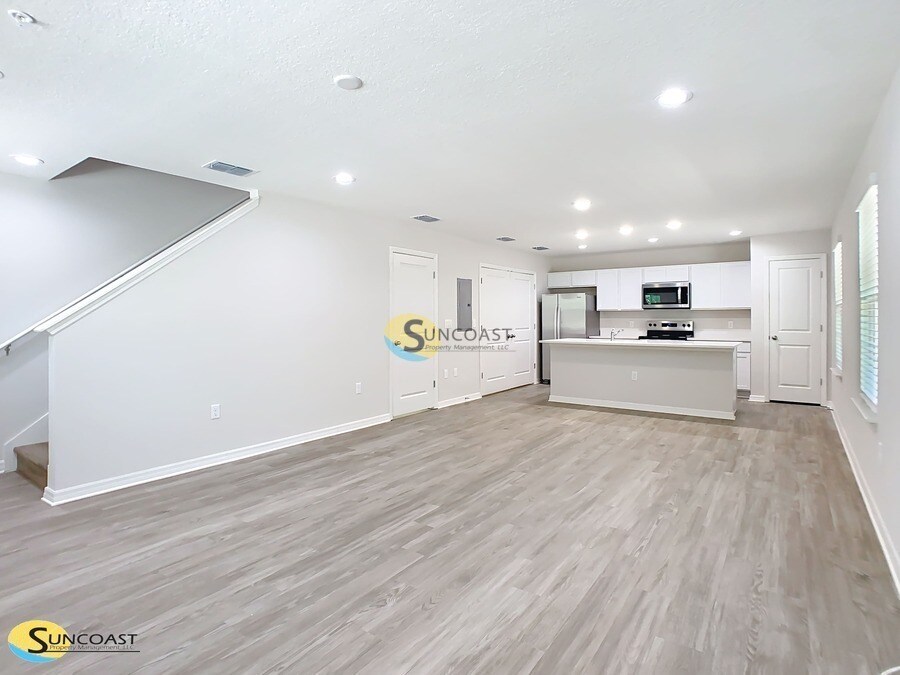 Building Photo - 3821 SW 43rd Ct