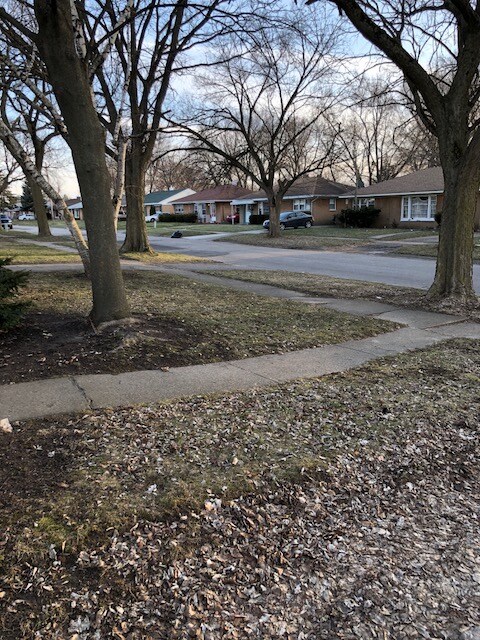 Building Photo - 3005 Menominee Ave