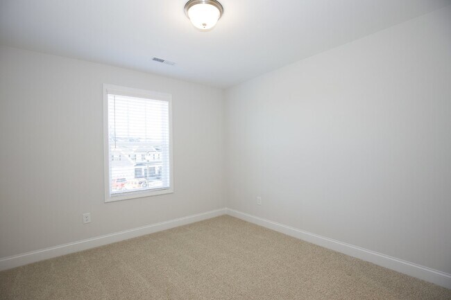 Building Photo - Charming 4 Bedroom Rental Home with Spacious Layout in Carthage, NC!