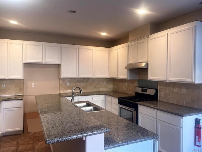 Building Photo - 27664 Cobblestone Ct