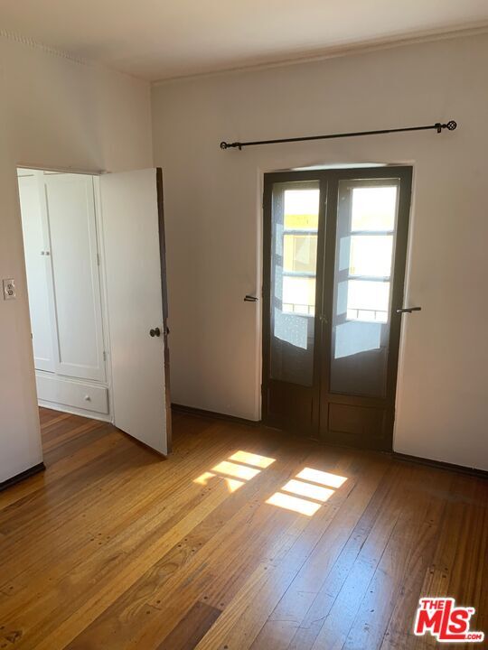Building Photo - 1855 N Kingsley Dr