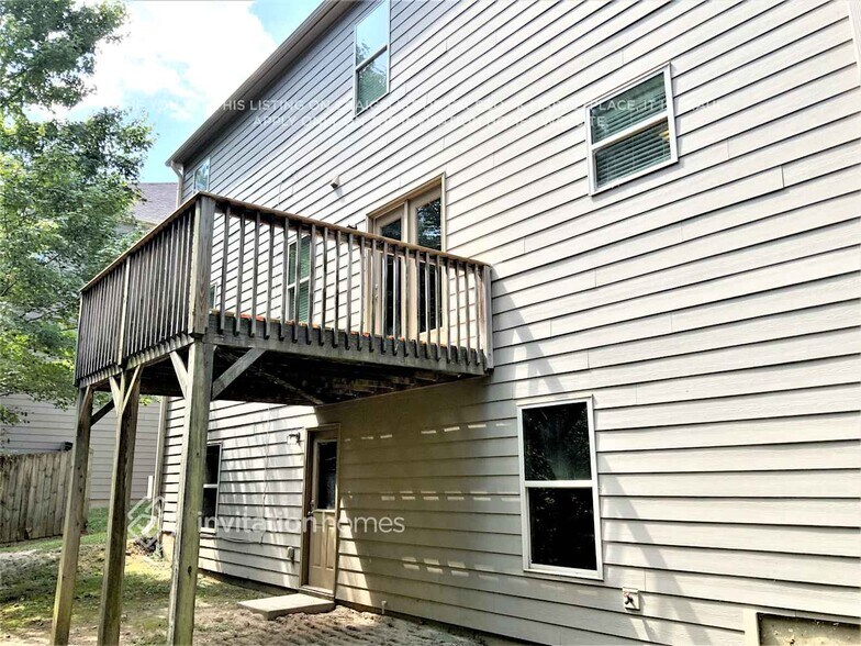 Building Photo - 7330 Gossamer St