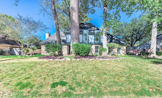 Building Photo - 3511 Tree Ln