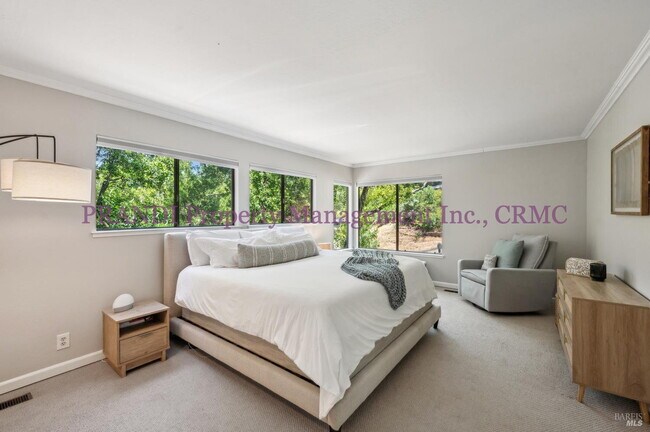 Building Photo - Retreat Like Home with Recent Upgrades Thr...