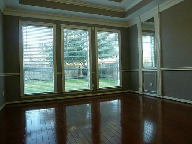 Building Photo - 6143 River Mist Ct