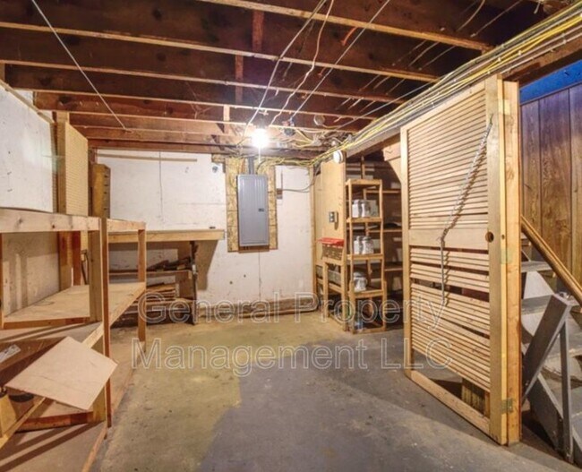 Building Photo - Charming 4 Bedroom, 1 Bathroom Home For Rent