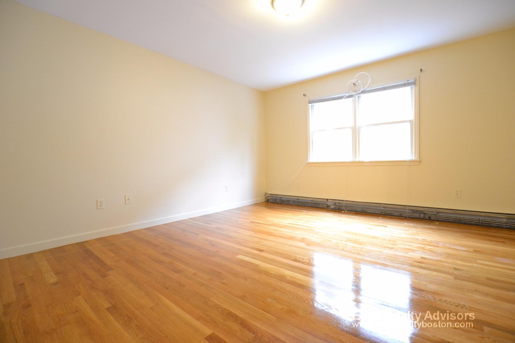 Building Photo - 47 Dighton St