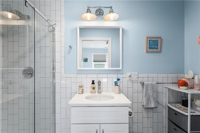 Building Photo - 4 James St