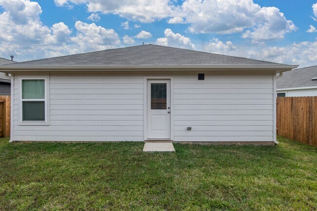 Building Photo - 14825 N Ascot Bnd Cir